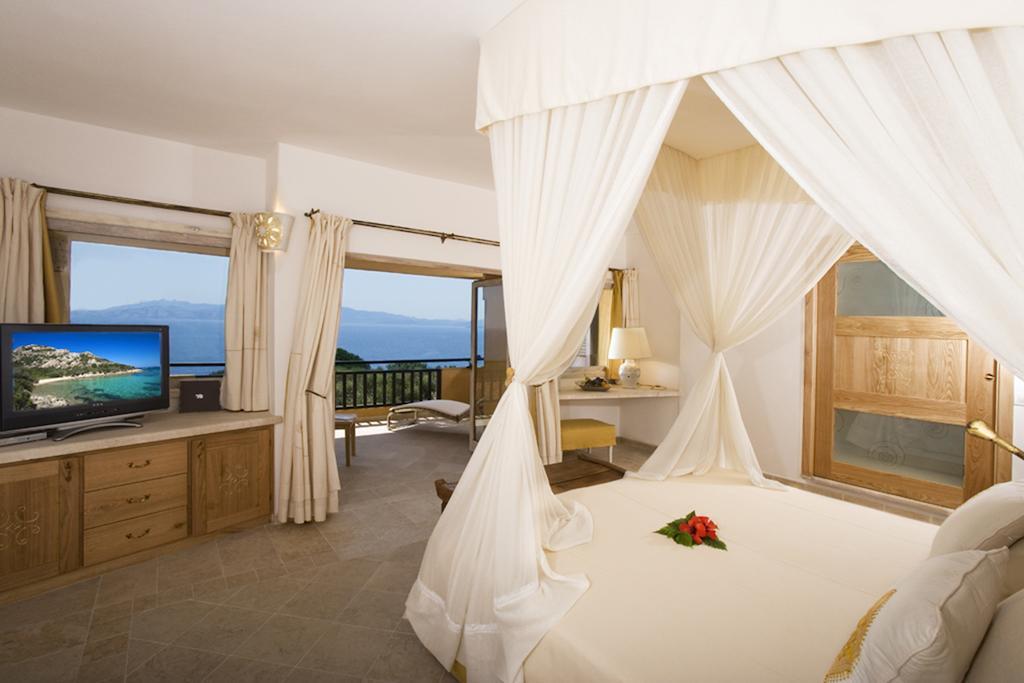 Hotel Capo D'Orso Thalasso & Spa Palau Exterior photo